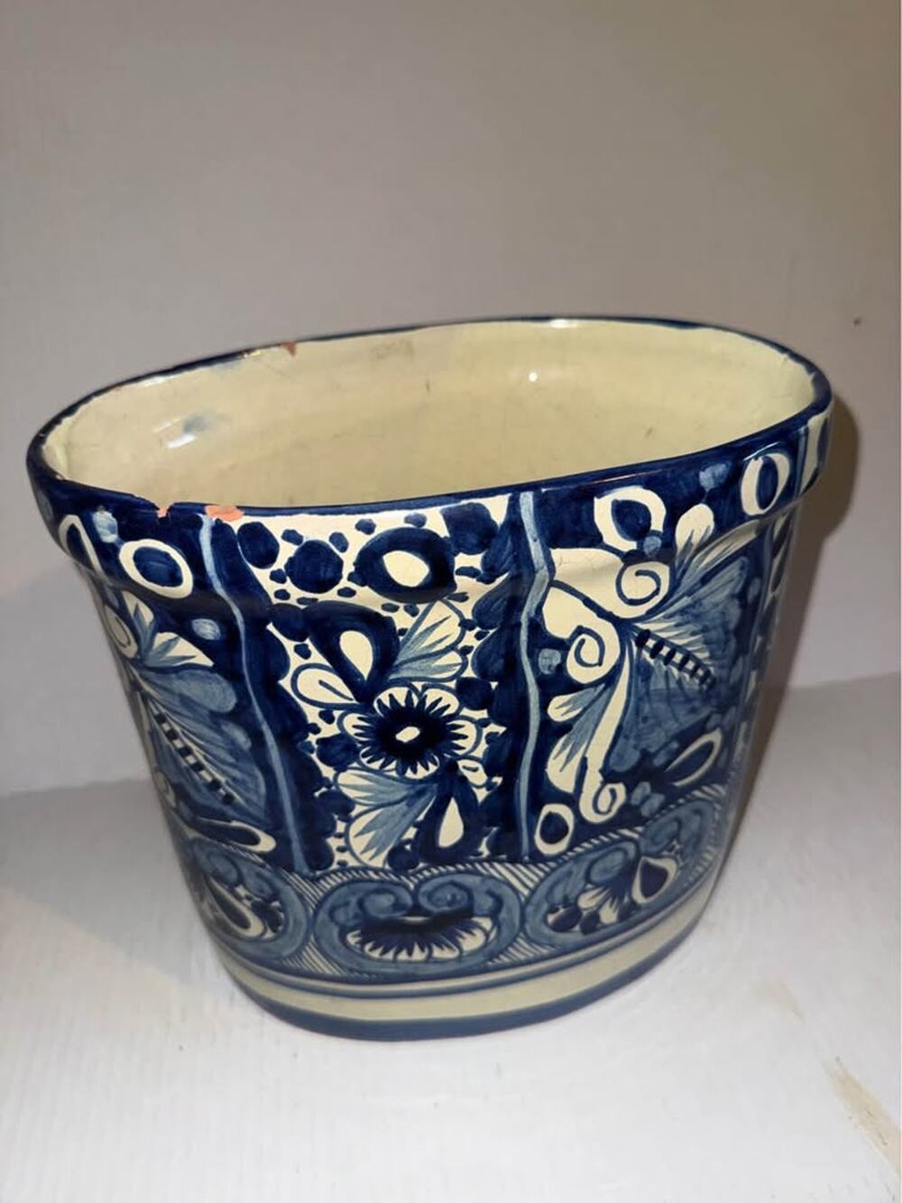VTG MEXICAN TALAVERA HAND PAINTED FLOWER GUARD POTTERY PLANTER (HUGE)